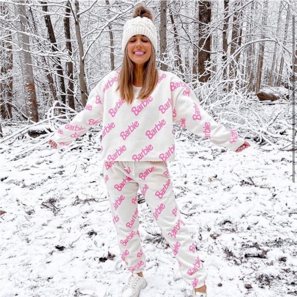 RARE Barbie Crewneck Pullover Sweatshirt - Picture 3 of 8